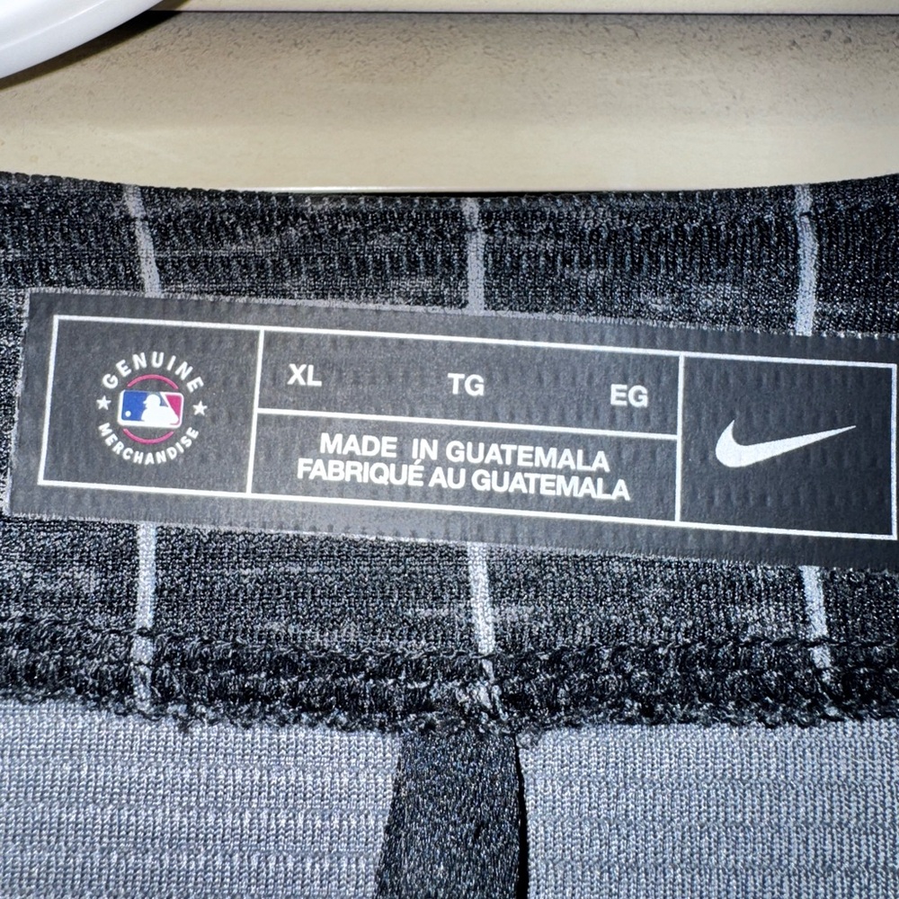 Nike White sox City connect Luis Robert #88 jersey - Picture 9 of 9